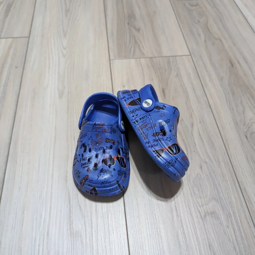 Unisex Cool slip-on clogs sizes 2yrs to 8yrs, waterproof colorful and cute